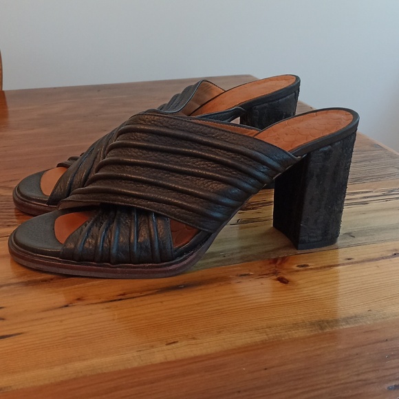 Chie Mahara Mules - Picture 1 of 7